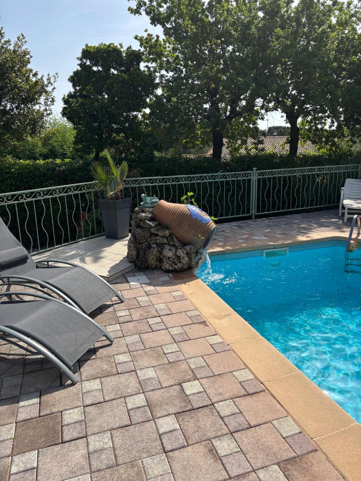 La Cigaliere 1 Charmant T1 Bis Avec Terrasse Dans Villa Sollies-Ville Zewnętrze zdjęcie